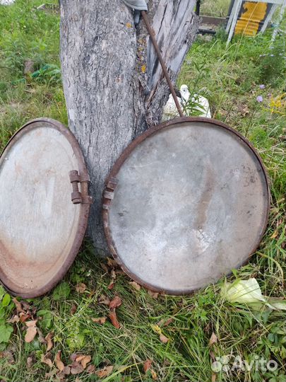 Металлическая крышка на бочку