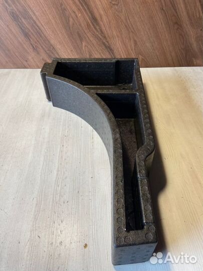 Ящик под инстумент правый Ford Focus