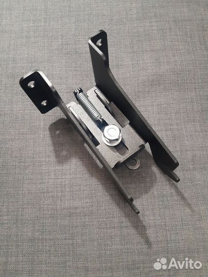 Крепление запасного колеса