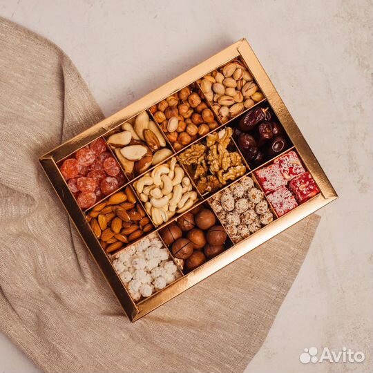 Премиум набор из орехов и сухофруктов 1.4кг