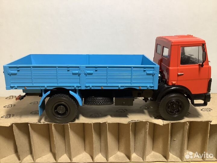 Модель автомобиля маз-5337 1:43 Modimio