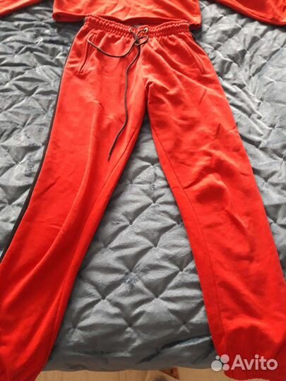 Спортивный костюм женский