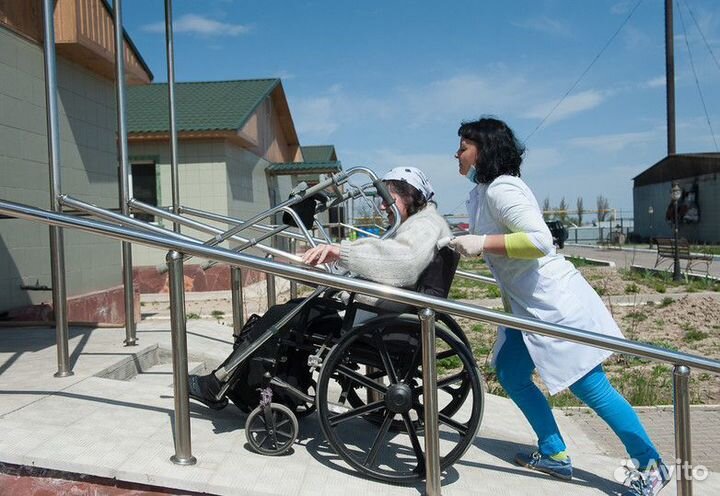 Младший мед.работник без опыта с проживанием