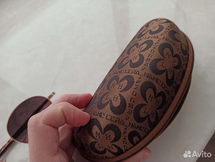 Солнцезащитные очки женские