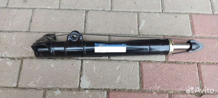 Амортизатор передний, Мерседес e300 кузов 124