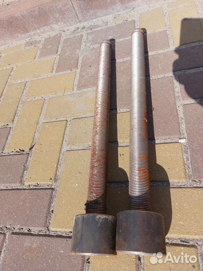 Винт с гайкой