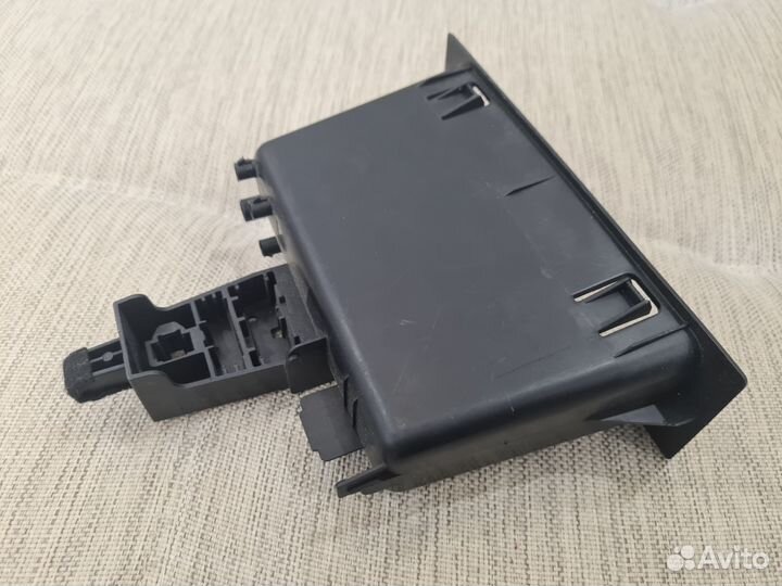 Ниша-заглушка в слот магнитолы renault