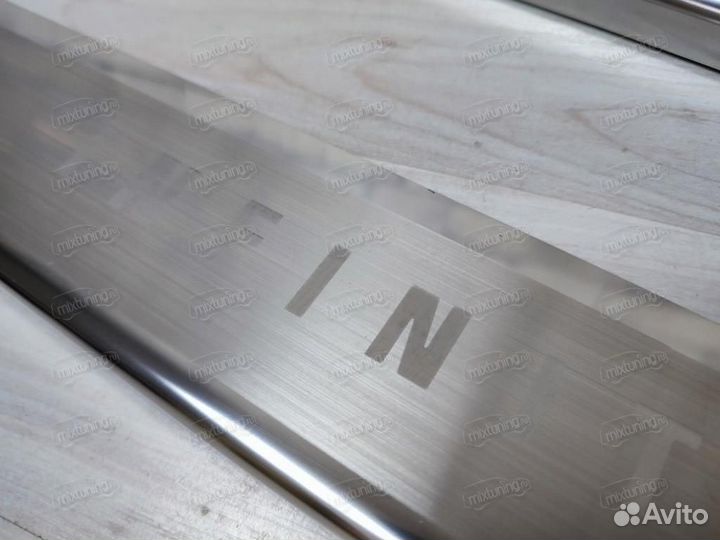 Накладки на пороги 