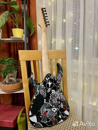 Фабричная семиструнная электрогитара