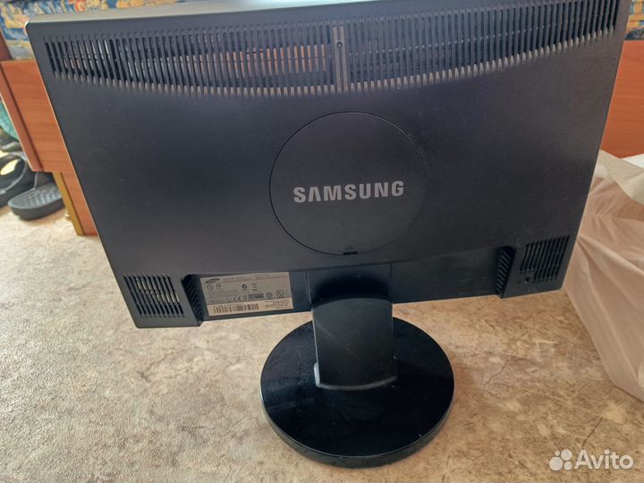 Монитор Samsung SyncMaster 2043NWX