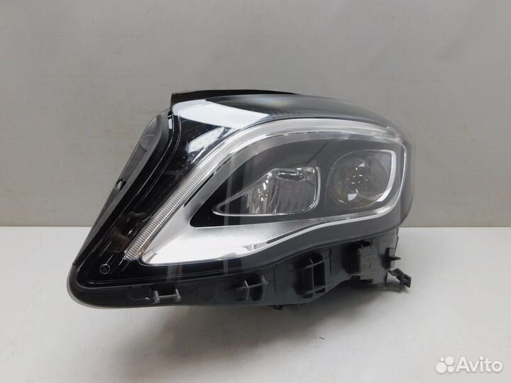 Фара левая Mercedes-Benz GLA-класс A1569066900