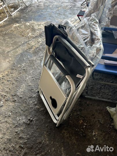 Складное кресло со столиком