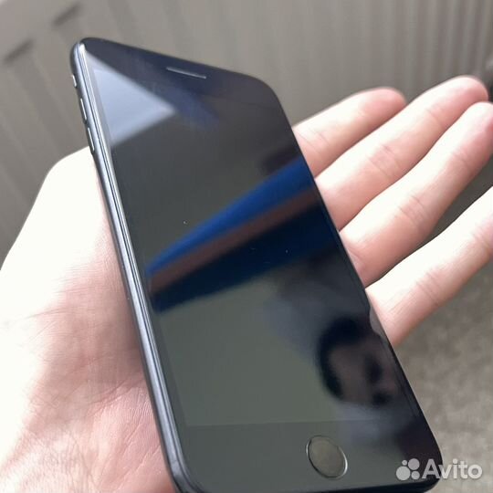 Телефон iPhone 7 plus