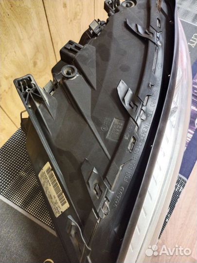 Volvo фара левая xc70