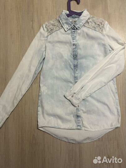 Джинсовая рубашка с вырезом на спине