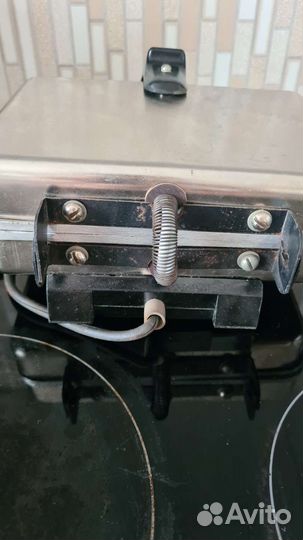 Электрическая вафельница