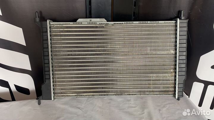 Радиатор охлаждения Opel Astra 353253H