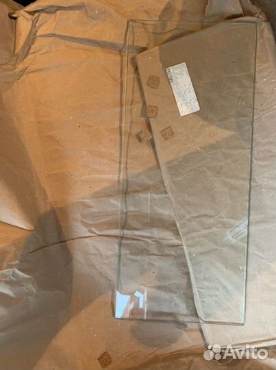 Стеклянная полка