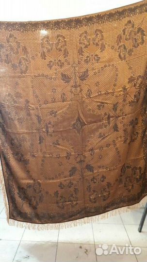Скатерть из шёлковых нитей 1,5х1,3(м) новое