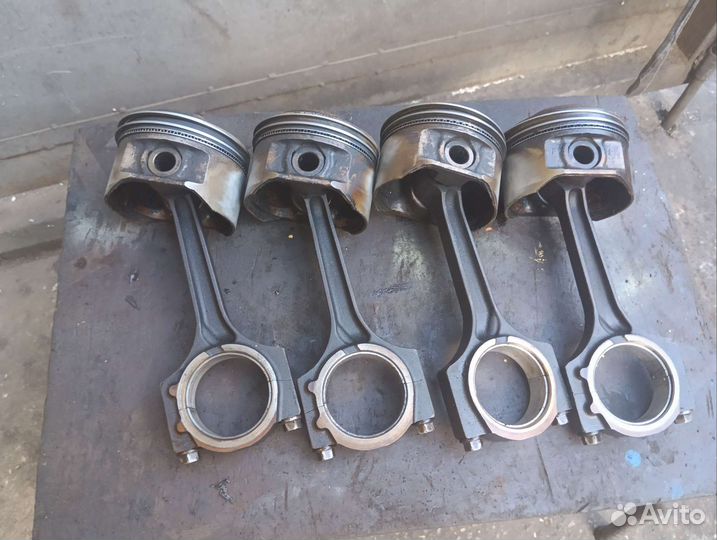 Поршня шатуны Додж караван 2.4i 1999г