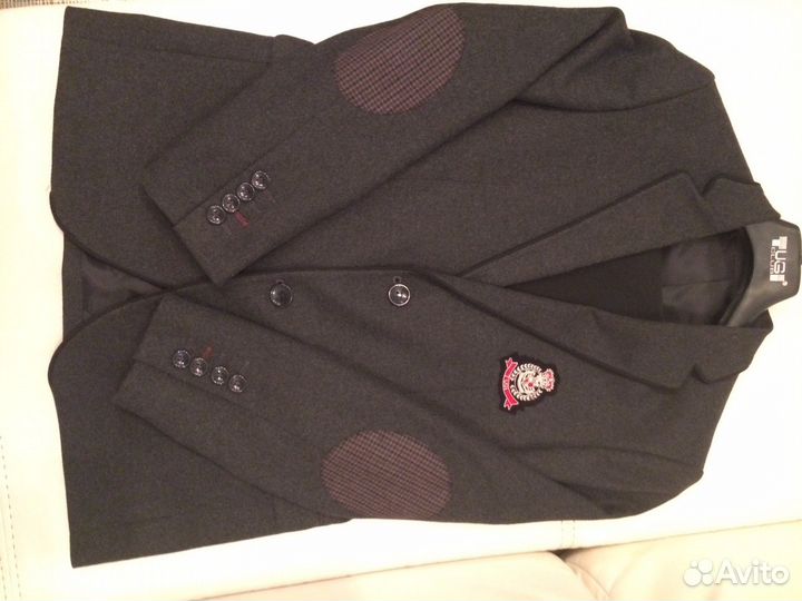 Костюм на мальчика(Новый)