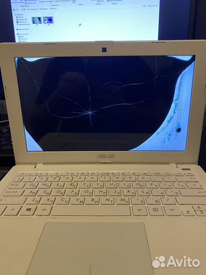 Ноутбук asus