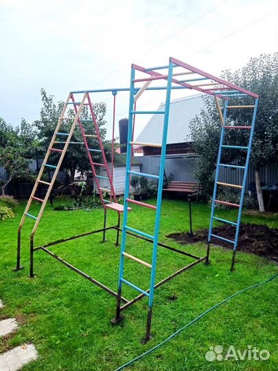 Детский уличный комплекс с качелями