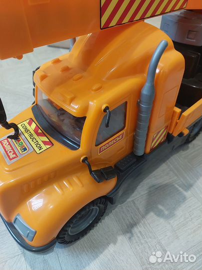 Большой автокран