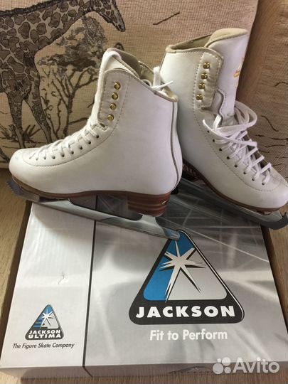 Фигурные коньки jackson elle