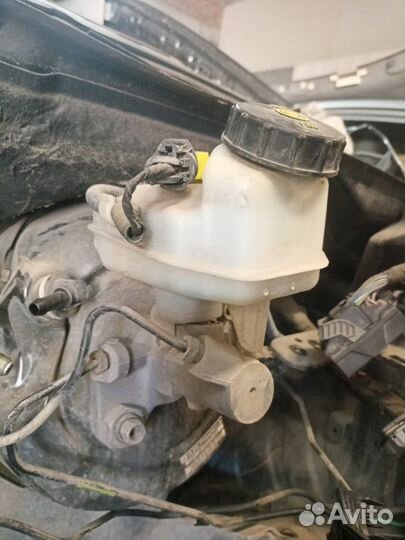 Главный цилиндр сцепления Chevrolet Cruze J300