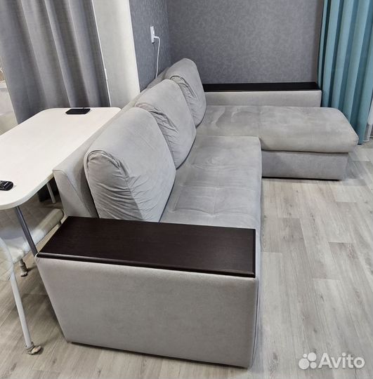 Большой угловой диван