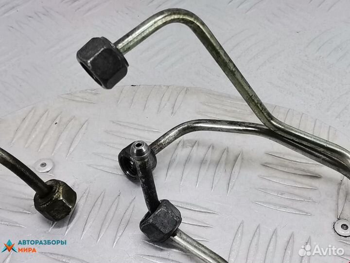 Трубка топливная Peugeot 406 рест. 2000 1570A1