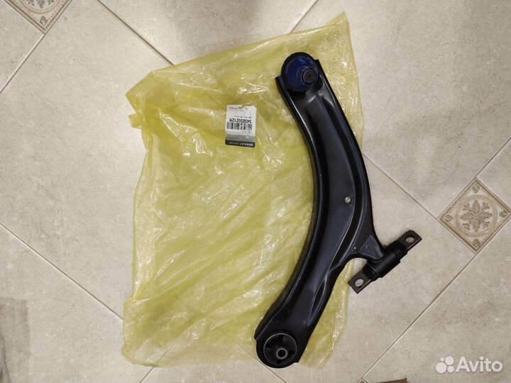 Левый рычаг передний нижней подвески qashqai