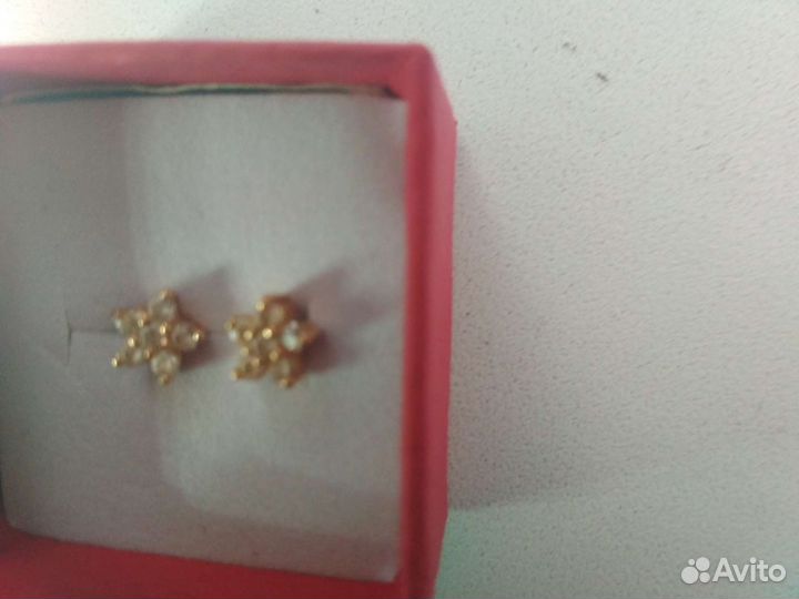 Золотые серьги