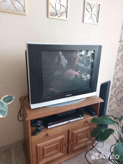 Телевизор samsung