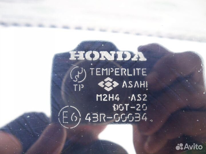 Стекло кузовное левое глухое Honda HR-V 3D 1999г