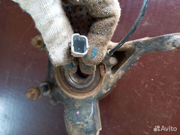 Кулак поворотный передний левый и правый Пежо 308