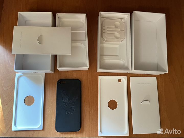 Коробки под iPhone 6S и 5S