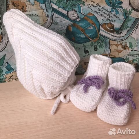 Шапочка, пинетки для новорожденного