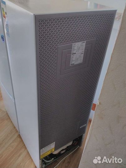 Холодильник новый