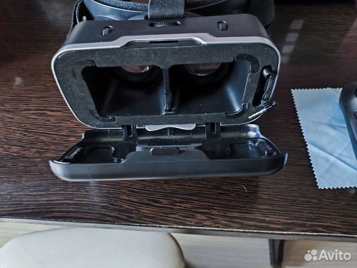 Vr очки для телефона с джойстиком
