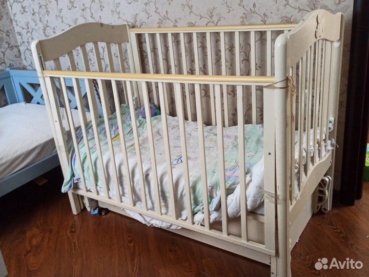 Детская кроватка