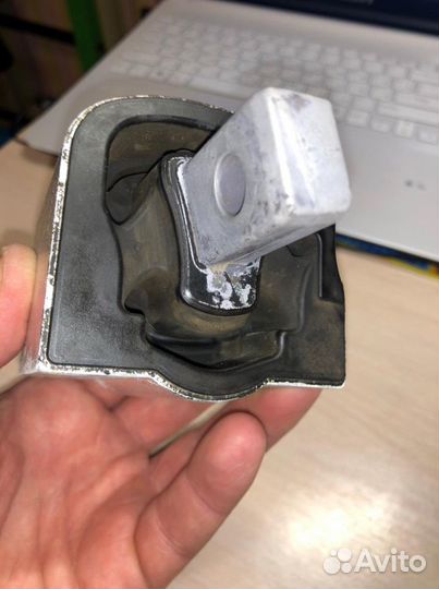 Опора двигателя mercedes