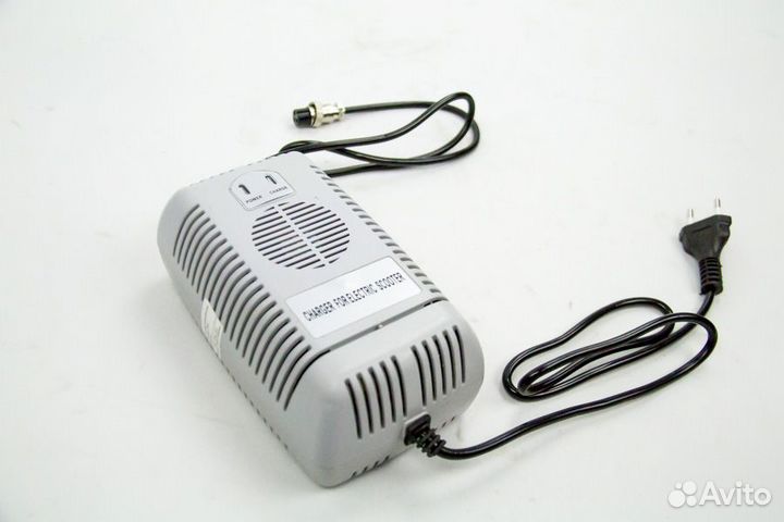 Устройство зарядное E-ATV 48v 2.5A штекер GX12-3P