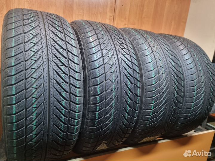 Goodyear UltraGrip 255/55 R18