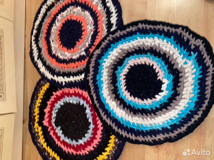 Коврик круглый вязанный