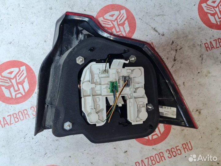 Фонарь задний левый Volvo S40 седан B4204S3 2009