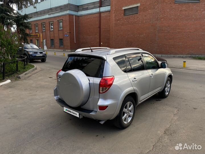 Toyota RAV4 2.4 AT, 2008, 180 200 км