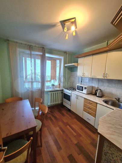 1-к. квартира, 52 м², 1/10 эт.