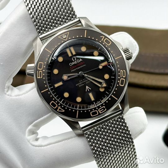 Часы Omega Seamaster Diver 300m 007 James Bond